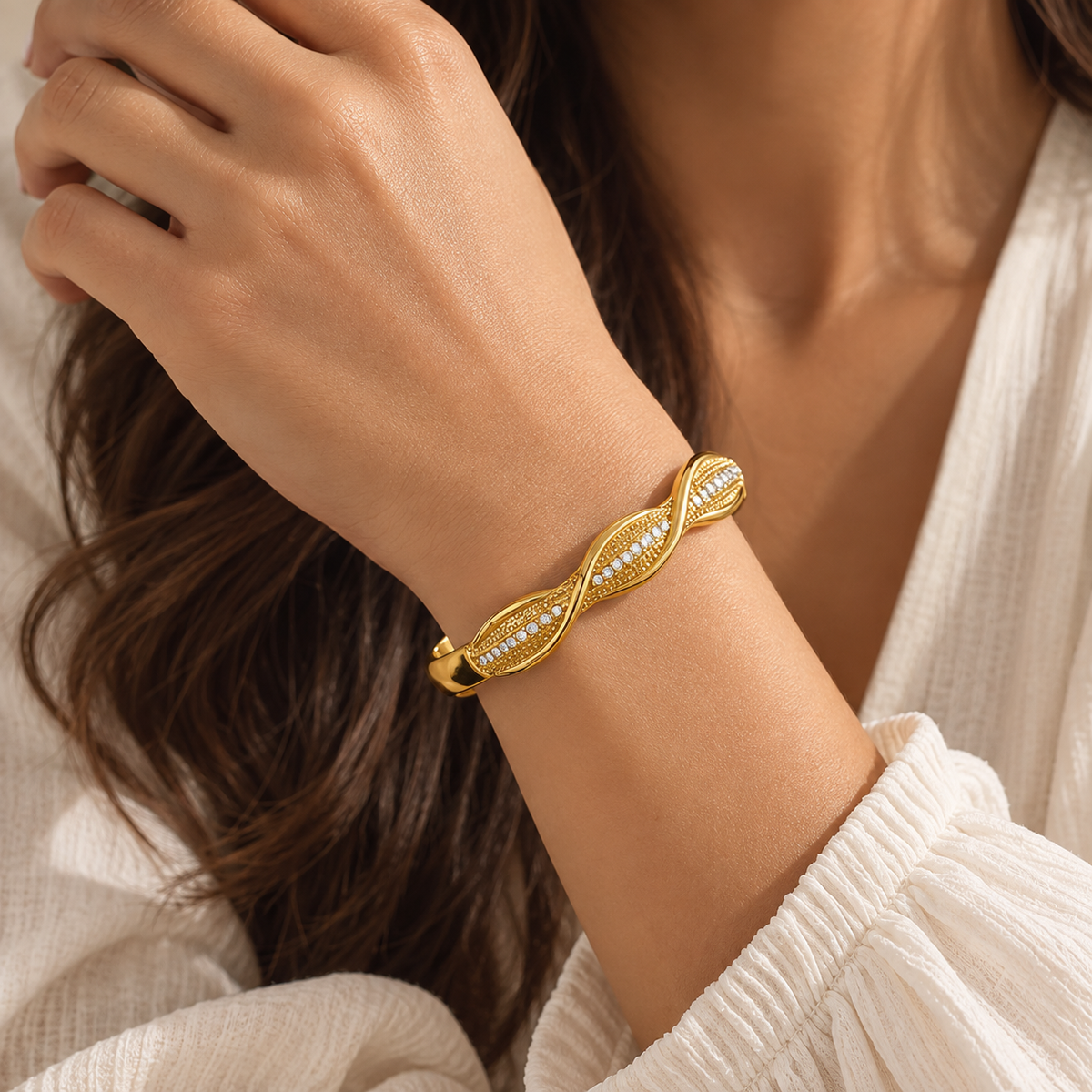 Serena Wave Bangle